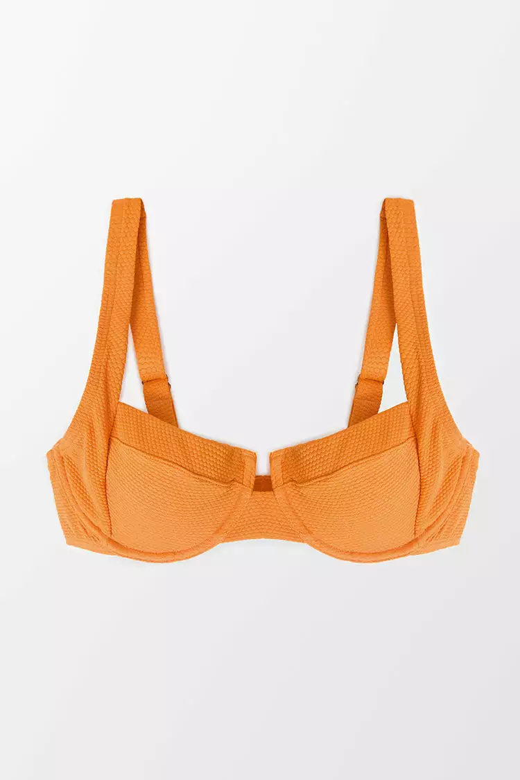 Cupshe Caitlyn Textured Underwire Bikini Top 3 Cupshe Caitlyn Textured Underwire Bikini Top - Image 3