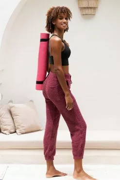 Cupshe Whirly Strappy Criss Cross Sports Bra -Deals Cupshe Store 3 8682fdd0 aaa0 4bbe 8f94 082b80ce1b43