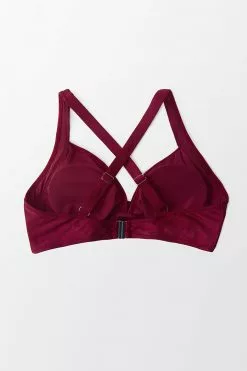 Cupshe Saige Twist Front Criss Cross Plus Size Bikini Top -Deals Cupshe Store 3 93331d4d 9081 4858 9060 20a79195670b