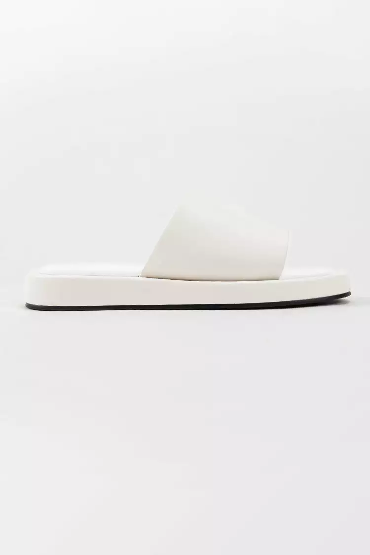 Cupshe Coffee Run Wide Band Slide Sandals 3 Cupshe Coffee Run Wide Band Slide Sandals - Image 3