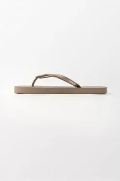 Cupshe Desert Sand Minimalist Flip Flops 6 Cupshe Desert Sand Minimalist Flip Flops -Deals Cupshe Store 3 a473db12 5b09 480c 8f45 89b7eba78af0