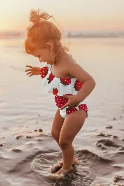 Cupshe Daisy Strawberry Print One Piece Swimsuit For Toddler Girls And Girls 5 Cupshe Daisy Strawberry Print One Piece Swimsuit For Toddler Girls And Girls -Deals Cupshe Store 3 adc7ccc4 9e3c 4526 bd92 0d4f6222b1c4