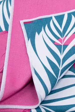 Cupshe Summer Nights Floral And Leafy Beach Blanket 7 Cupshe Summer Nights Floral And Leafy Beach Blanket -Deals Cupshe Store 3 b52bd60f a85b 4587 8440 89db9a5f5440