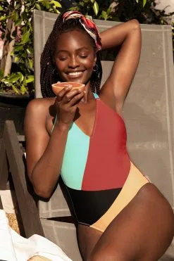 Cupshe Colorblocked V-Neck One Piece Swimsuit 11 Cupshe Colorblocked V-Neck One Piece Swimsuit -Deals Cupshe Store 3 d4551e76 c351 4aab 91e5 c8b5617670ed