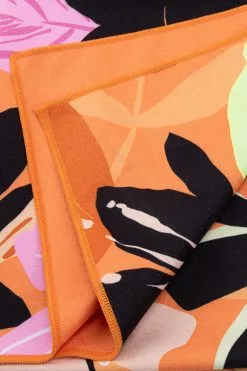 Cupshe Tiki Bar Floral And Leafy Beach Blanket 7 Cupshe Tiki Bar Floral And Leafy Beach Blanket -Deals Cupshe Store 3 ddc2dd8c 7477 49e4 aa03 bfb38e4fb662