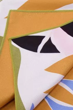 Cupshe Tropical Romance Leafy Beach Blanket 7 Cupshe Tropical Romance Leafy Beach Blanket -Deals Cupshe Store 3 ee3eba6c 6083 40da b00d 744f75a9926f