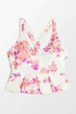 Cupshe Larissa Floral V-neck Ruffle Back Tie Plus Size Tankini Top 6 Cupshe Larissa Floral V-neck Ruffle Back Tie Plus Size Tankini Top -Deals Cupshe Store 3 f666ac43 2f2c 48e2 a738 e1da265b922c