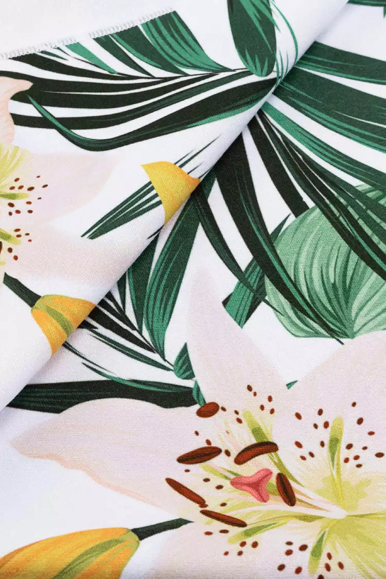 Cupshe Guanacaste Floral Beach Blanket 3 Cupshe Guanacaste Floral Beach Blanket - Image 3