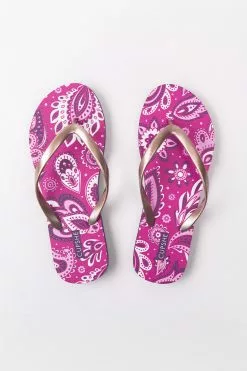 Cupshe Flare Paisley Flip Flops 7 Cupshe Flare Paisley Flip Flops -Deals Cupshe Store 4 0b279957 464f 4e9d 963e a33989c4a02e