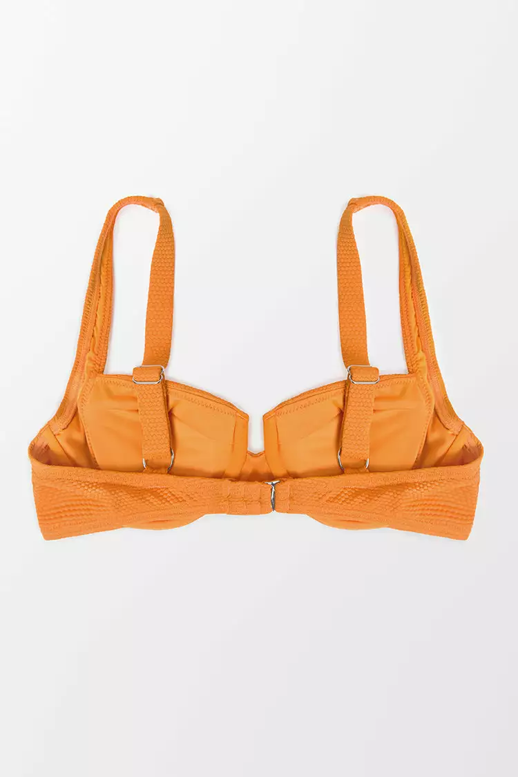 Cupshe Caitlyn Textured Underwire Bikini Top 4 Cupshe Caitlyn Textured Underwire Bikini Top - Image 4