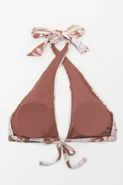 Cupshe Kari Floral Criss Cross Halter Back Tie Bikini Top 7 Cupshe Kari Floral Criss Cross Halter Back Tie Bikini Top -Deals Cupshe Store 4 22be179f edee 4d3d 8b5c b1a860a52bd0