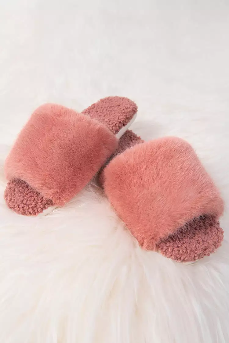 Cupshe Ravenna Faux Rabbit Fur Slippers 4 Cupshe Ravenna Faux Rabbit Fur Slippers - Image 4