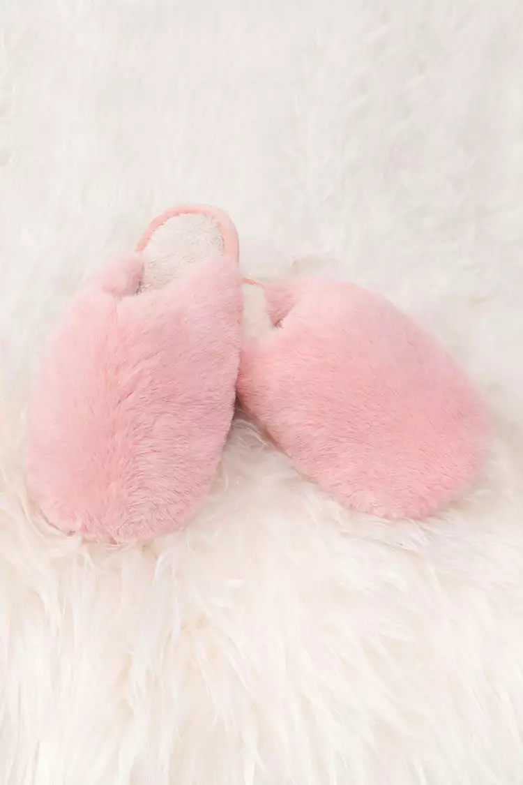 Cupshe Lucky Faux Rabbit Fur Fluffy Slippers 4 Cupshe Lucky Faux Rabbit Fur Fluffy Slippers - Image 4