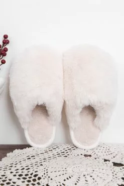 Cupshe Lucky White Faux Rabbit Fur Fluffy Slippers 7 Cupshe Lucky White Faux Rabbit Fur Fluffy Slippers -Deals Cupshe Store 4 4 37d70949 511a 4547 84a4 755b0ea62b93