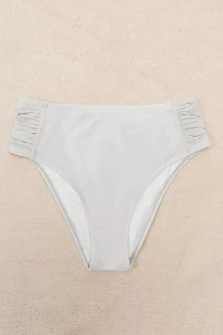 Cupshe Madisen Ruched Plus Size Bikini Bottom 6 Cupshe Madisen Ruched Plus Size Bikini Bottom - Image 6