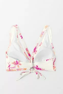 Cupshe Nichole Floral Ruffle Trim Plus Size Bikini Top 7 Cupshe Nichole Floral Ruffle Trim Plus Size Bikini Top -Deals Cupshe Store 4 8f07cb57 6dd7 460b b7a7 085df5e08c24