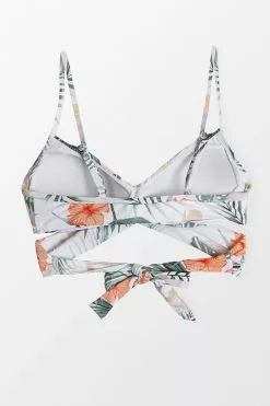 Cupshe Myra Floral Tie Back Bikini Top 7 Cupshe Myra Floral Tie Back Bikini Top -Deals Cupshe Store 4 a2a8af7d a2b9 469d 8573 b19362798252