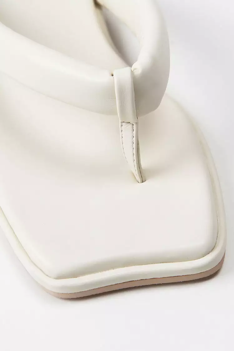 Cupshe Sweetpea Minimalist Thong Sandals 4 Cupshe Sweetpea Minimalist Thong Sandals - Image 4