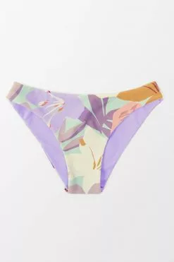Cupshe Tanya Floral Reversible Bikini Bottom 8 Cupshe Tanya Floral Reversible Bikini Bottom -Deals Cupshe Store 4 fa3065fb 0c71 46a9 b0f2 28cb0075e510