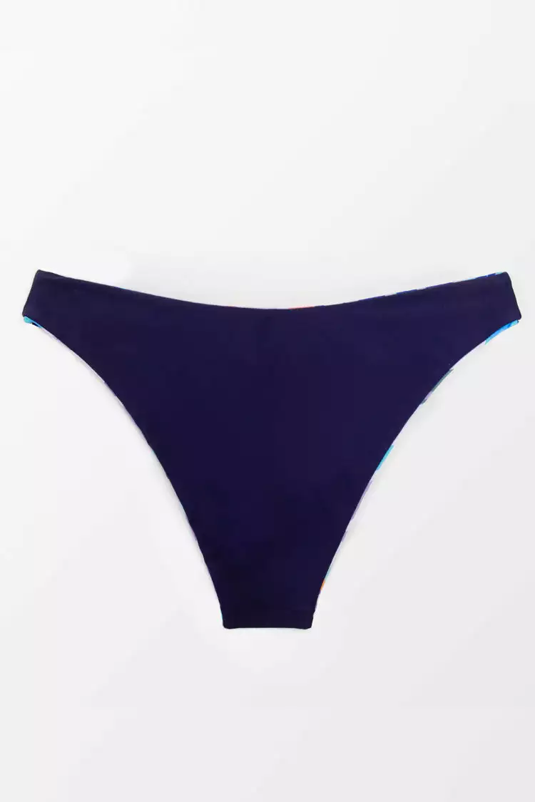 Cupshe Barbara Reversible Low Waisted Bikini Bottom 6 Cupshe Barbara Reversible Low Waisted Bikini Bottom - Image 6
