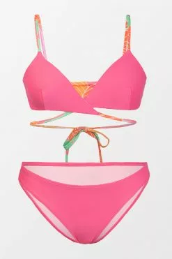 Cupshe Floral Impressions Reversible Triangle and Hipster Bikini Set 11 Cupshe Floral Impressions Reversible Triangle and Hipster Bikini Set -Deals Cupshe Store 6 ff9c854f 33ef 4e48 925a 917b10863707