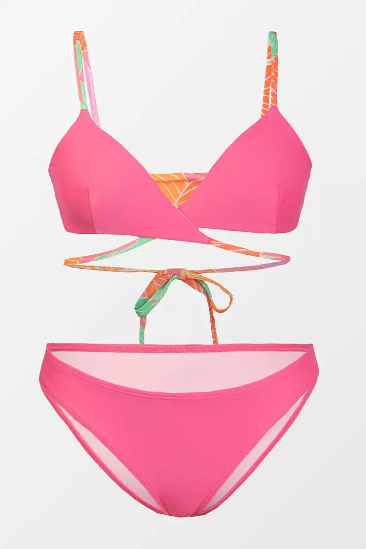 Cupshe Floral Impressions Reversible Triangle and Hipster Bikini Set 6 Cupshe Floral Impressions Reversible Triangle and Hipster Bikini Set - Image 6