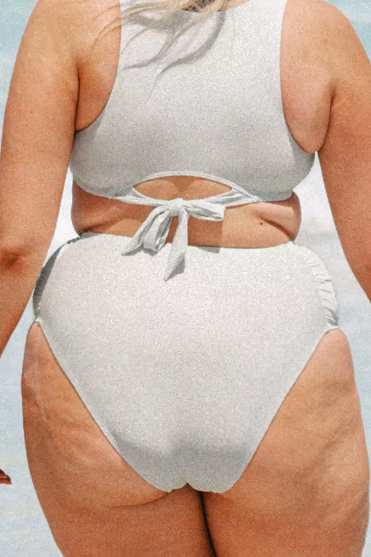 Cupshe Madisen Ruched Plus Size Bikini Bottom 2 Cupshe Madisen Ruched Plus Size Bikini Bottom - Image 2