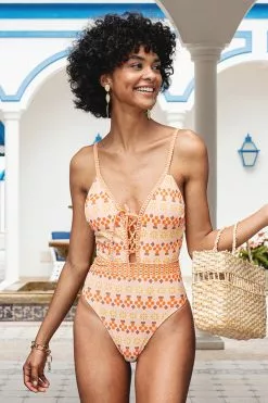 Cupshe Stefanie Geo Print Lace-up One Piece Swimsuit