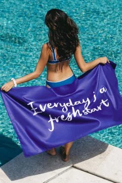 Cupshe Serene Leafy Beach Blanket 8 Cupshe Serene Leafy Beach Blanket -Deals Cupshe Store BAN0014EA 2