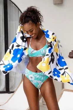 Cupshe Poppy Floral Beach Blanket