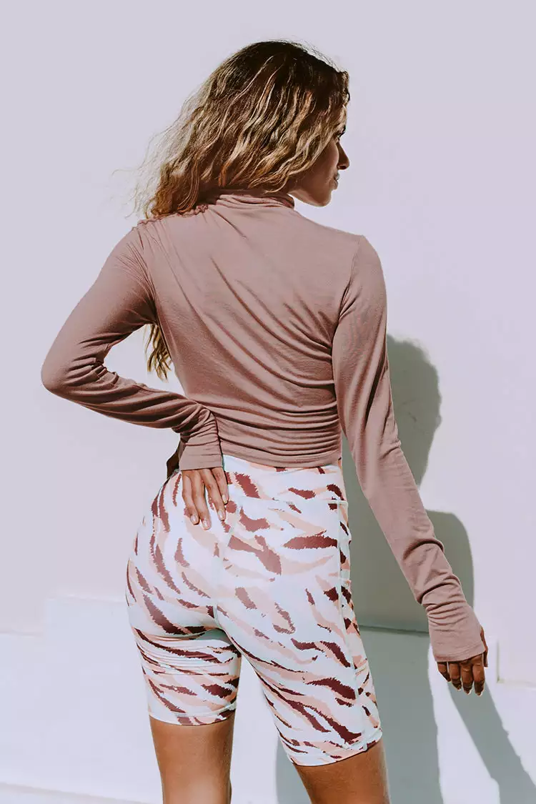 Cupshe Fiji Twist High Neck Sweatshirt 2 Cupshe Fiji Twist High Neck Sweatshirt - Image 2