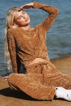 Cupshe Sandstone Twist Front Sweatshirt