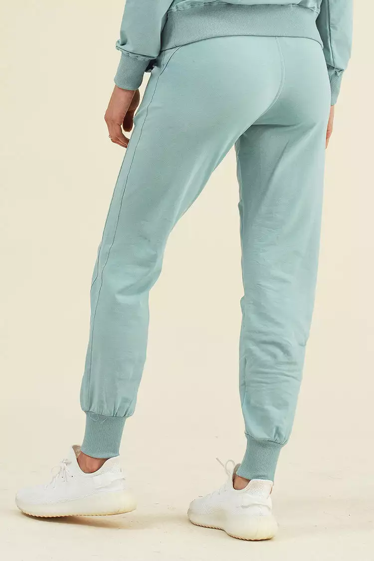 Cupshe Flamenco Light Green Elastic Waisted Carrot Sweatpants 2 Cupshe Flamenco Light Green Elastic Waisted Carrot Sweatpants - Image 2