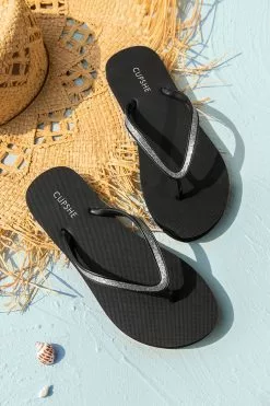 Cupshe Noire Minimalist Flip Flops
